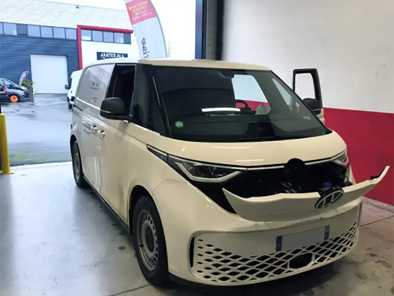 Remplacement de pare-brise sur un Volkswagen ID. Buzz